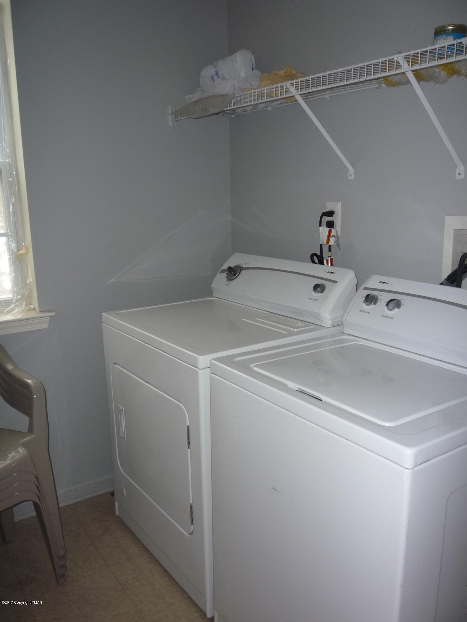 113 3154) Kirkham Road Bushkill, PA 18324 - Photo 11 of 25 Laundry room