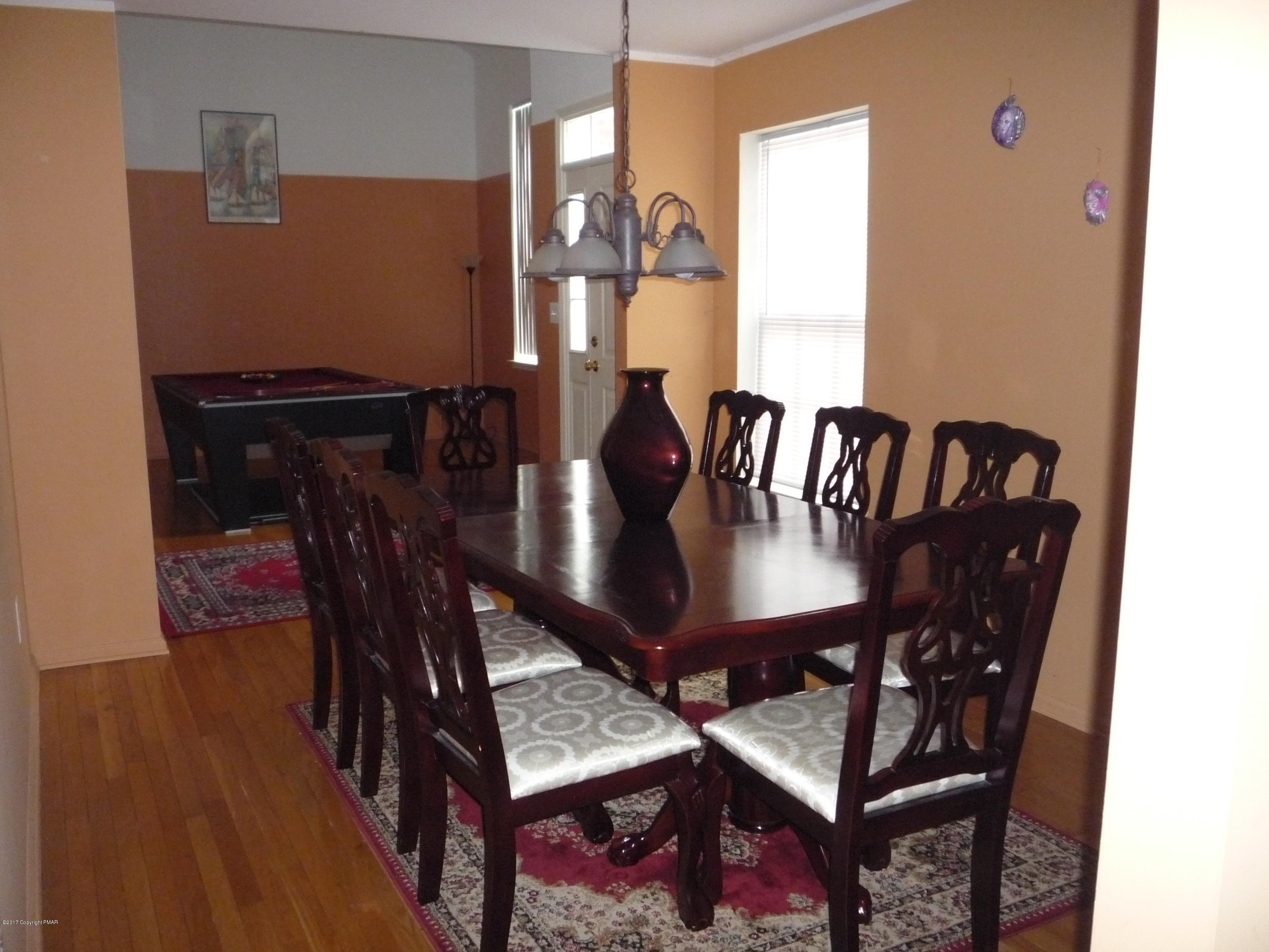 113 3154) Kirkham Road Bushkill, PA 18324 - Photo 23 of 25 Dining room