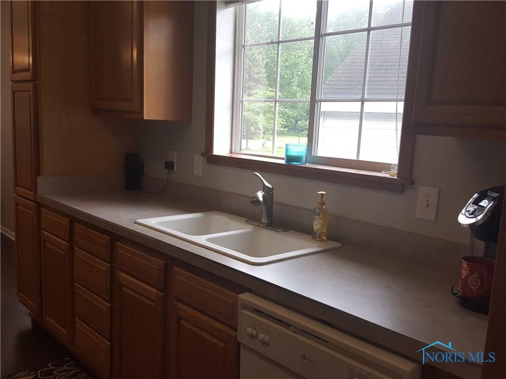 1755 Ambleside Road Oregon, OH 43616 - Photo 4 of 18 Gallery Image 4