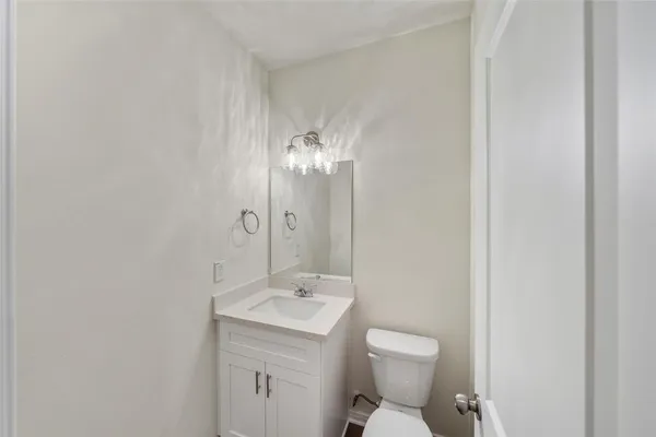 $1,825 | 710 West Dallas Street, Conroe, TX 77301