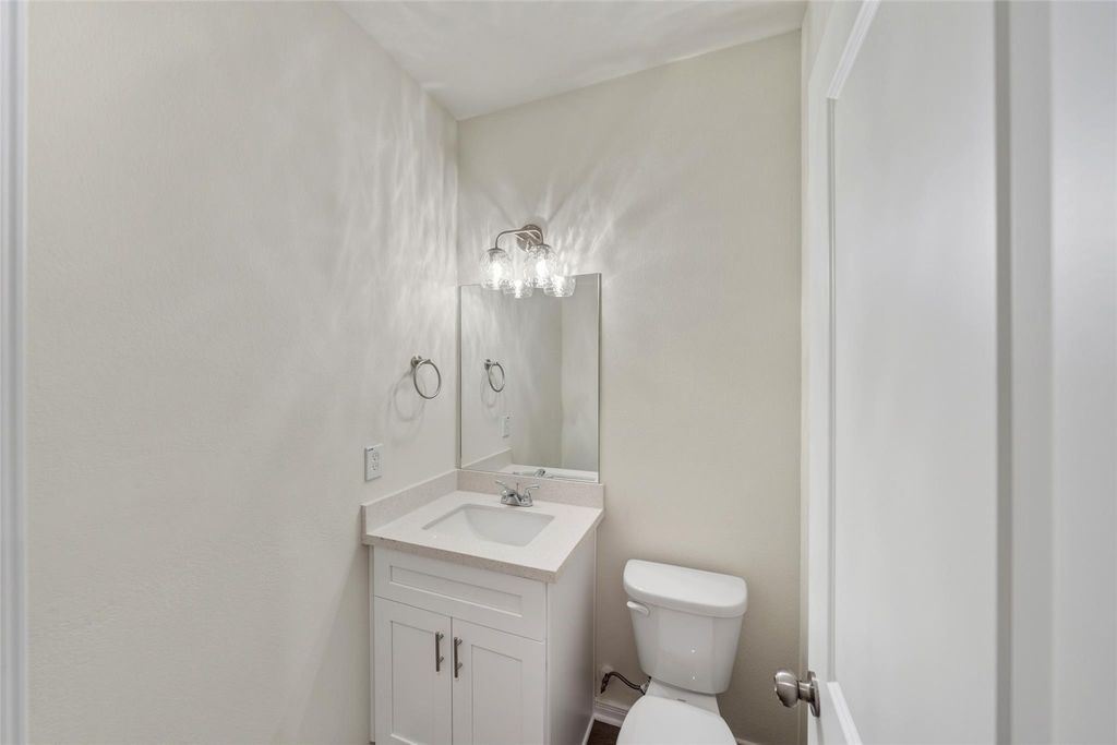 710 West Dallas Street Conroe, TX 77301 - Photo 14 of 19 Image showcases finishes and condition. Floor plan may vary.