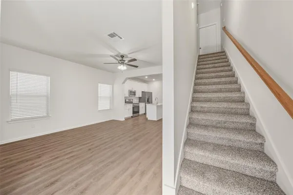 $1,825 | 710 West Dallas Street, Conroe, TX 77301