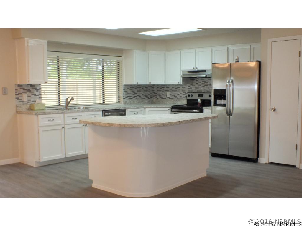 124 Hibiscus Road Edgewater, FL 32141 - Photo 4 of 28 Gallery Image 4