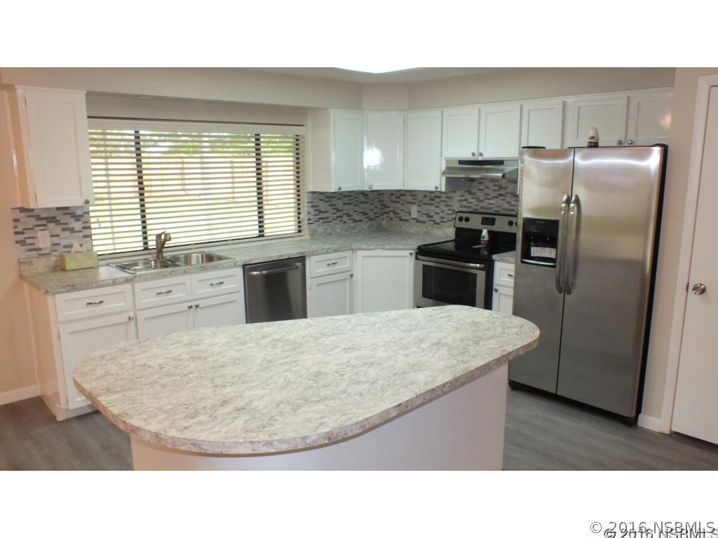 124 Hibiscus Road Edgewater, FL 32141 - Photo 5 of 28 Gallery Image 5