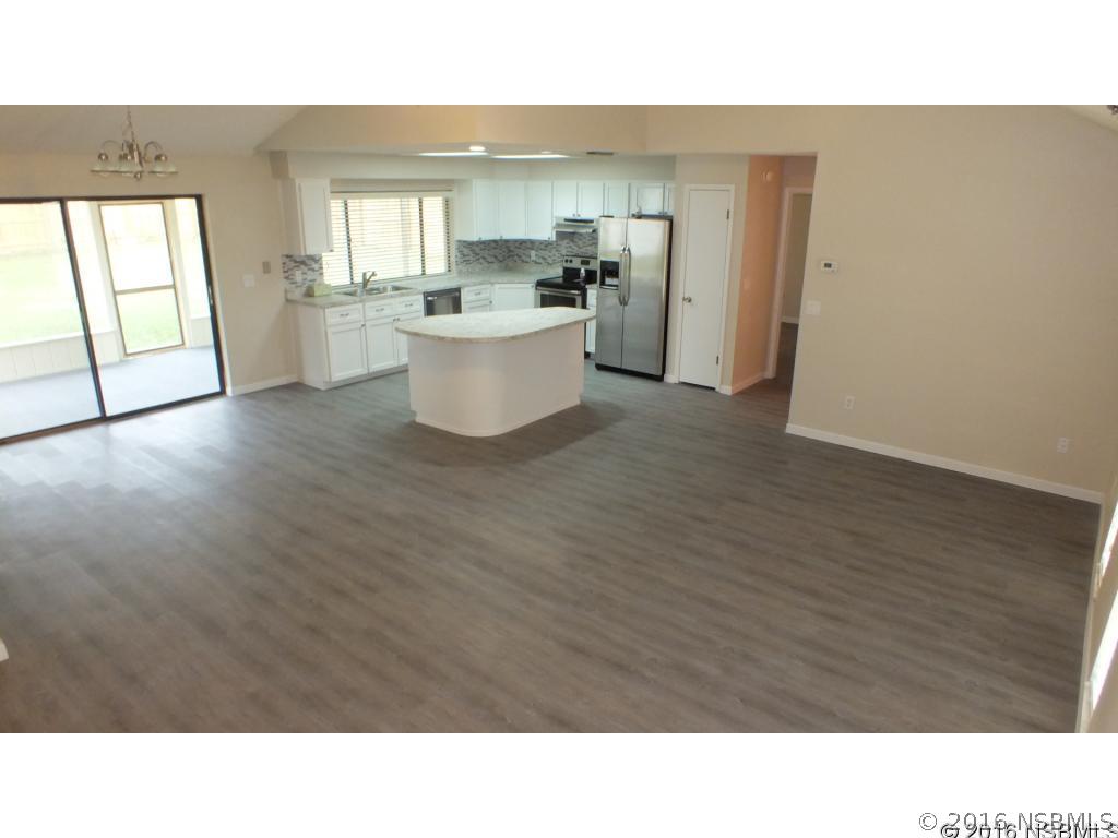 124 Hibiscus Road Edgewater, FL 32141 - Photo 10 of 28 Gallery Image 10