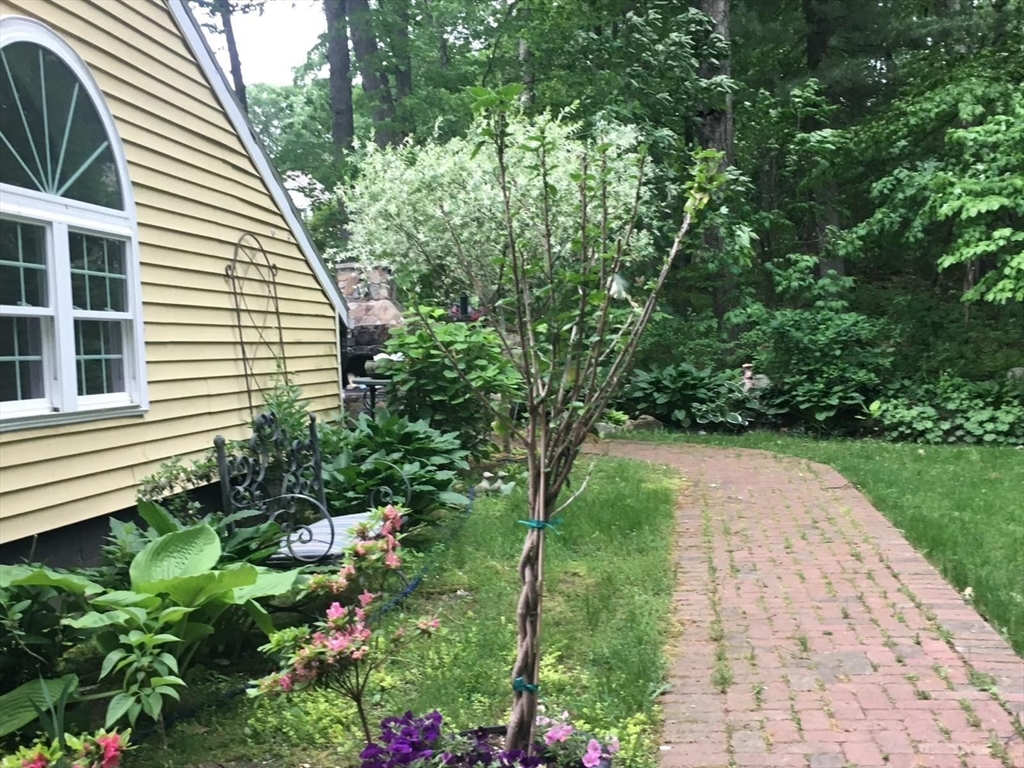 56 Rockridge Road Framingham, MA 01702 - Photo 26 of 33