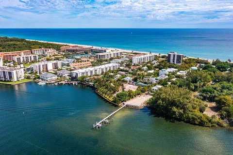 $6,250,000 | 900 Lago Mar Lane, Unit 200, Boca Raton, FL 33431