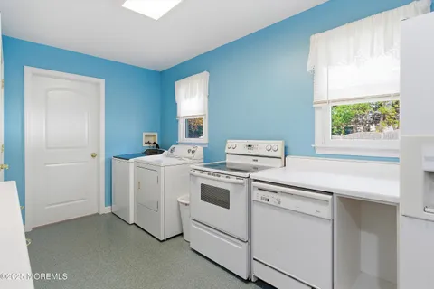 $1,699,999 | 1105 Shore Drive, Brielle, NJ 08730