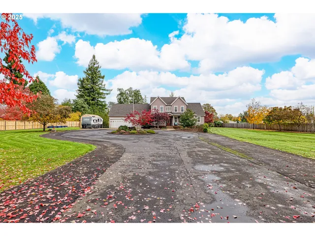 $1,050,000 | 1650 Northeast Chehalem Drive, Newberg, OR 97132