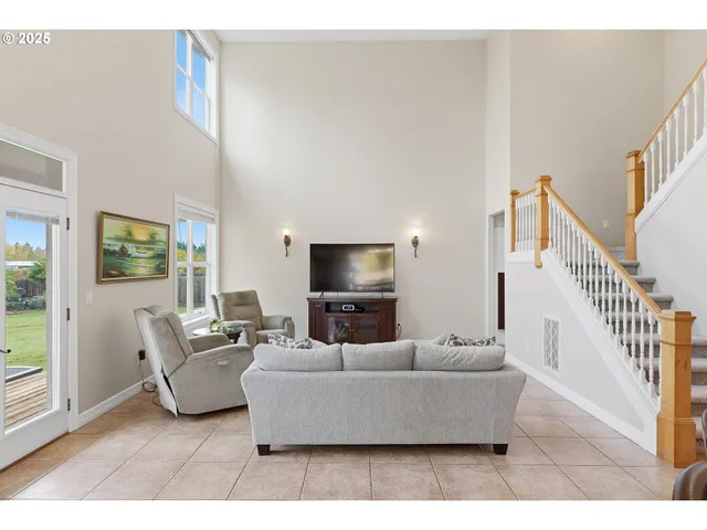 $1,050,000 | 1650 Northeast Chehalem Drive, Newberg, OR 97132