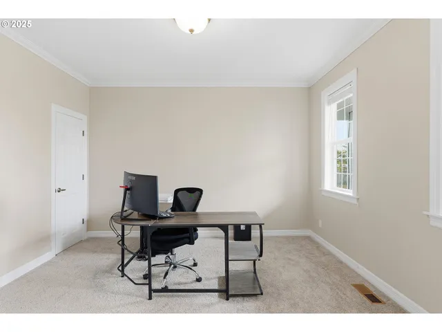 $1,050,000 | 1650 Northeast Chehalem Drive, Newberg, OR 97132