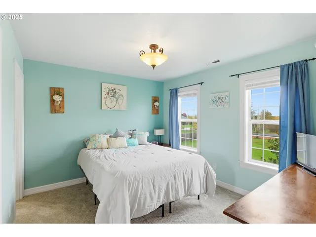 $1,050,000 | 1650 Northeast Chehalem Drive, Newberg, OR 97132