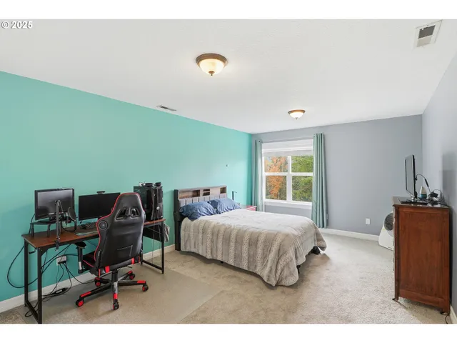 $1,050,000 | 1650 Northeast Chehalem Drive, Newberg, OR 97132