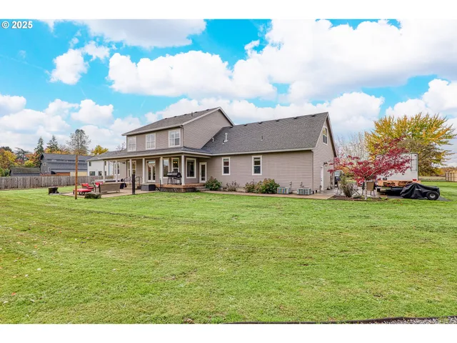 $1,050,000 | 1650 Northeast Chehalem Drive, Newberg, OR 97132