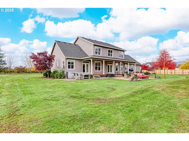 $1,050,000 | 1650 Northeast Chehalem Drive, Newberg, OR 97132