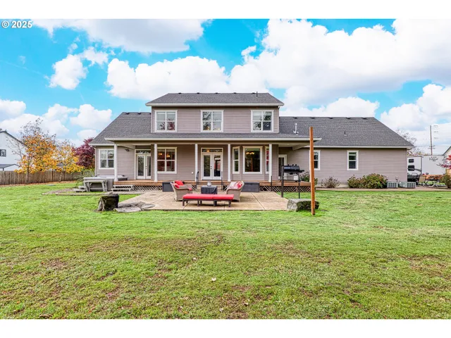 $1,050,000 | 1650 Northeast Chehalem Drive, Newberg, OR 97132