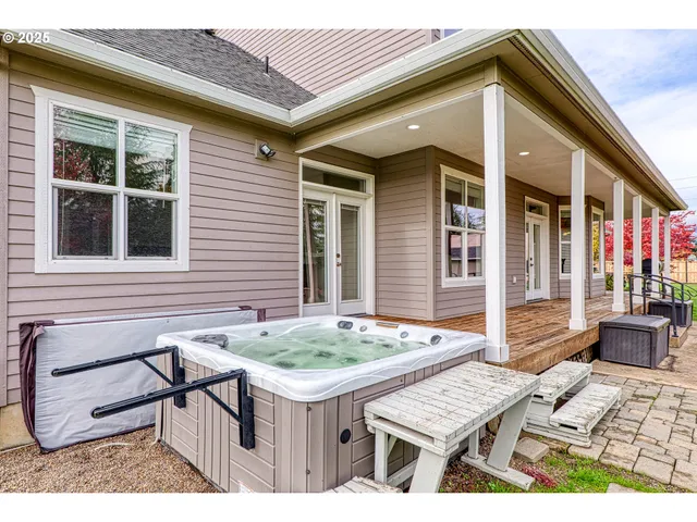 $1,050,000 | 1650 Northeast Chehalem Drive, Newberg, OR 97132