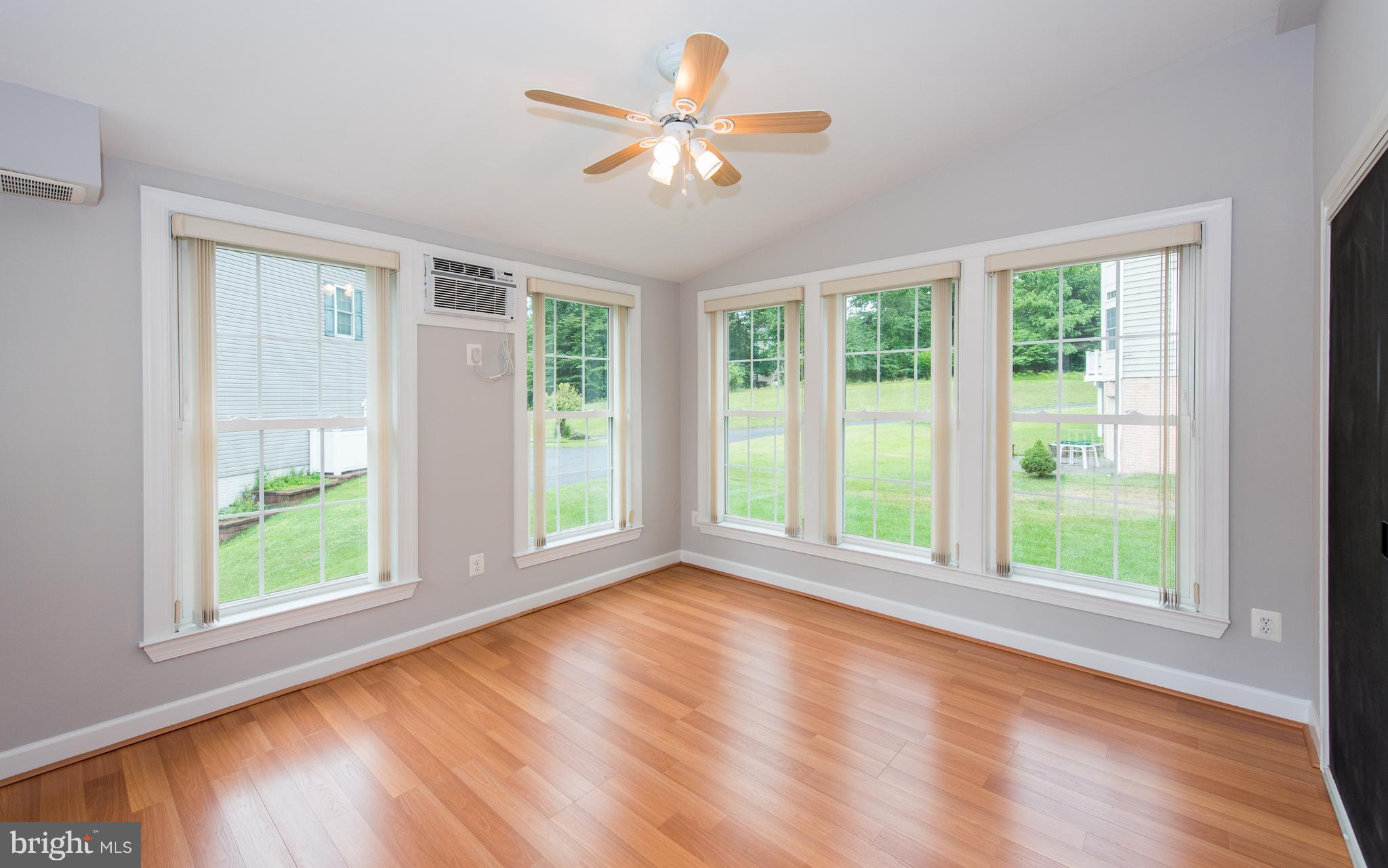 8043 High Castle Road Ellicott City, MD 21043 - Photo 9 of 28 4 Season/Bright Sun Room