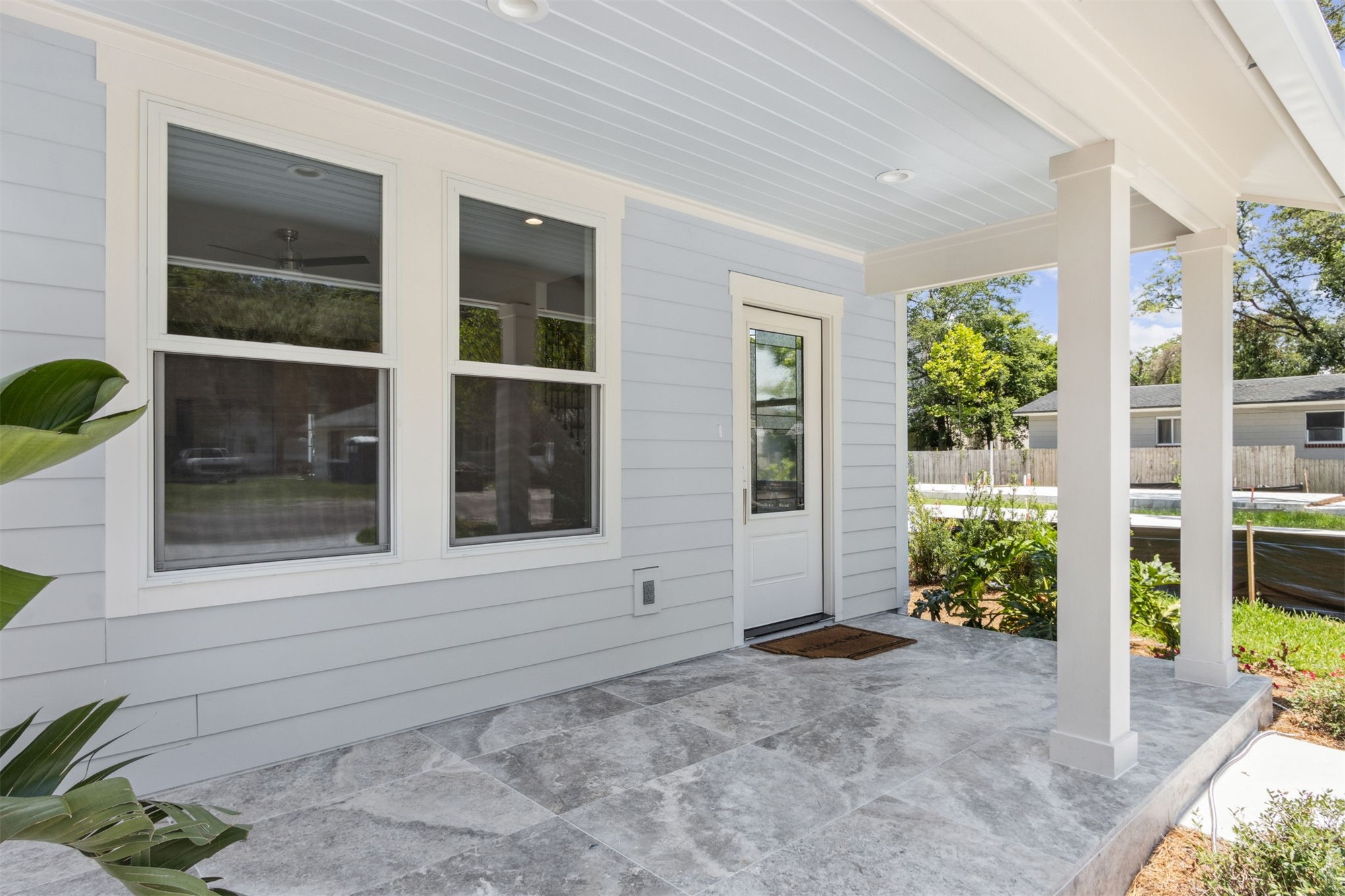929 South 9th Street Fernandina Beach, FL 32034 - Photo 6 of 36 a view of entrance front of house