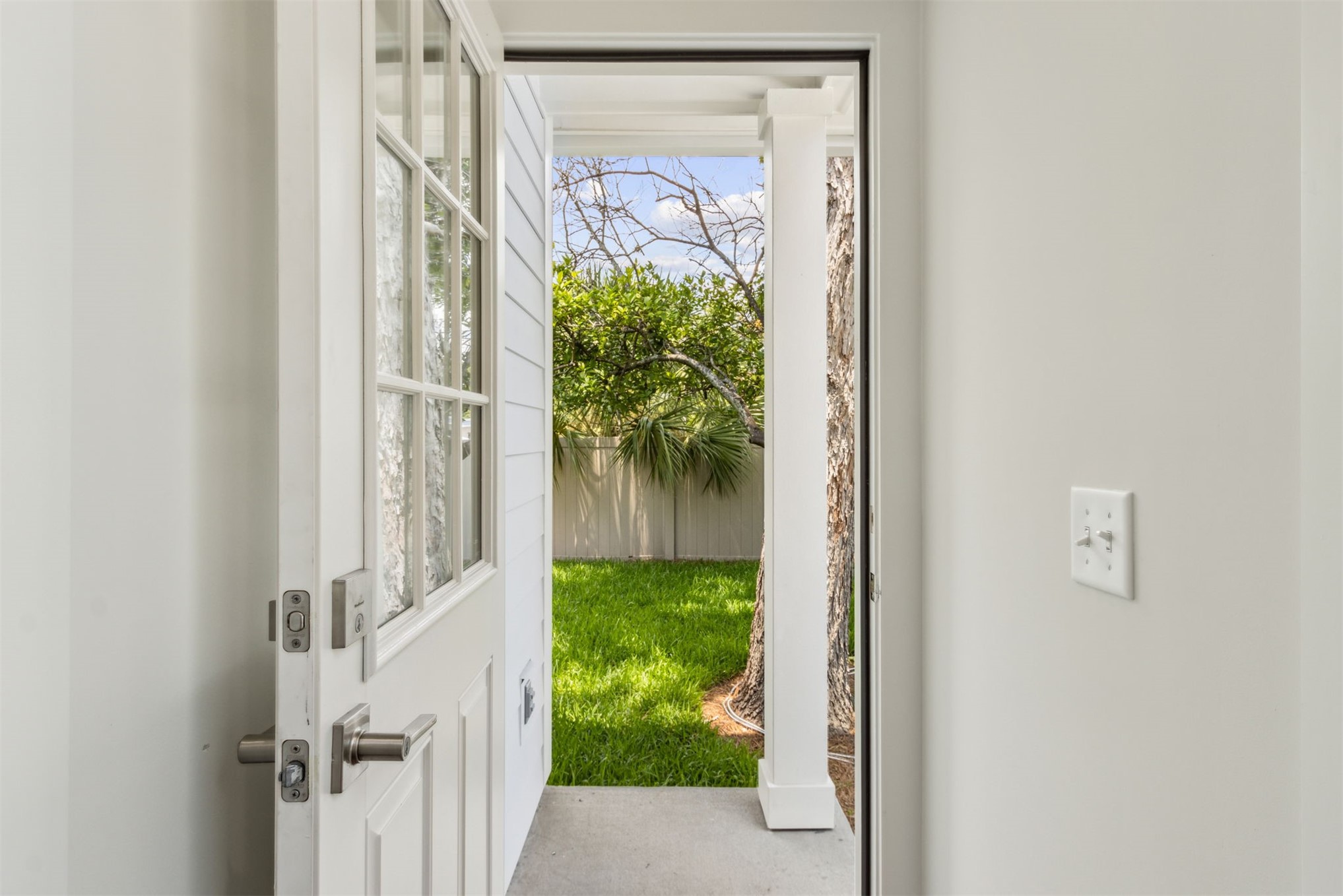 929 South 9th Street Fernandina Beach, FL 32034 - Photo 7 of 36 a view of a front door