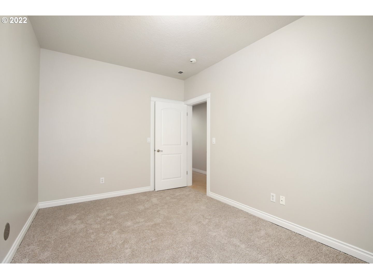 4908 Southwest View Point Terrace Portland, OR 97239 - Photo 27 of 31 Gallery Image 27