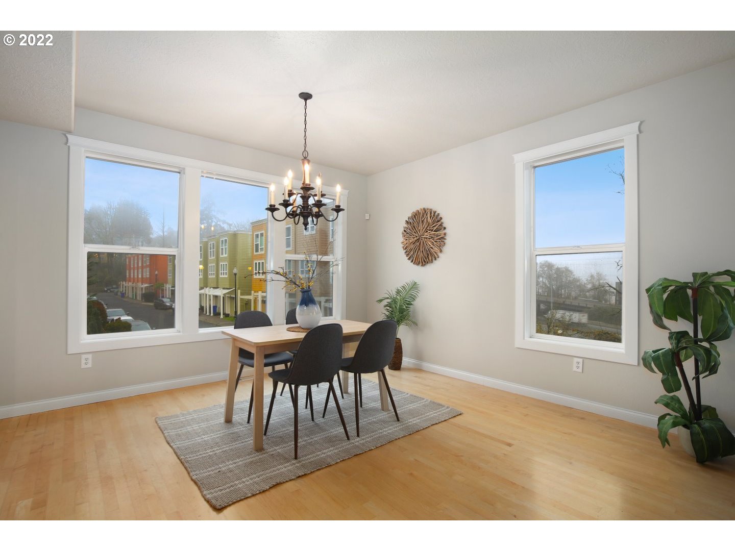 4908 Southwest View Point Terrace Portland, OR 97239 - Photo 6 of 31 Gallery Image 6