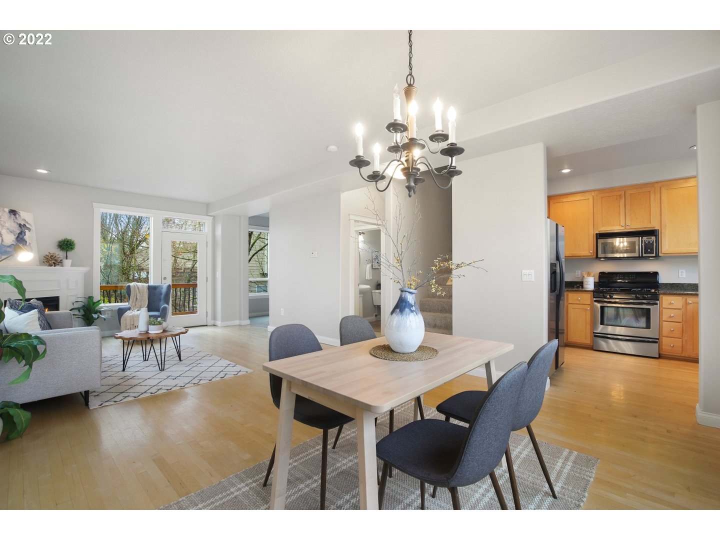 4908 Southwest View Point Terrace Portland, OR 97239 - Photo 8 of 31 Gallery Image 8