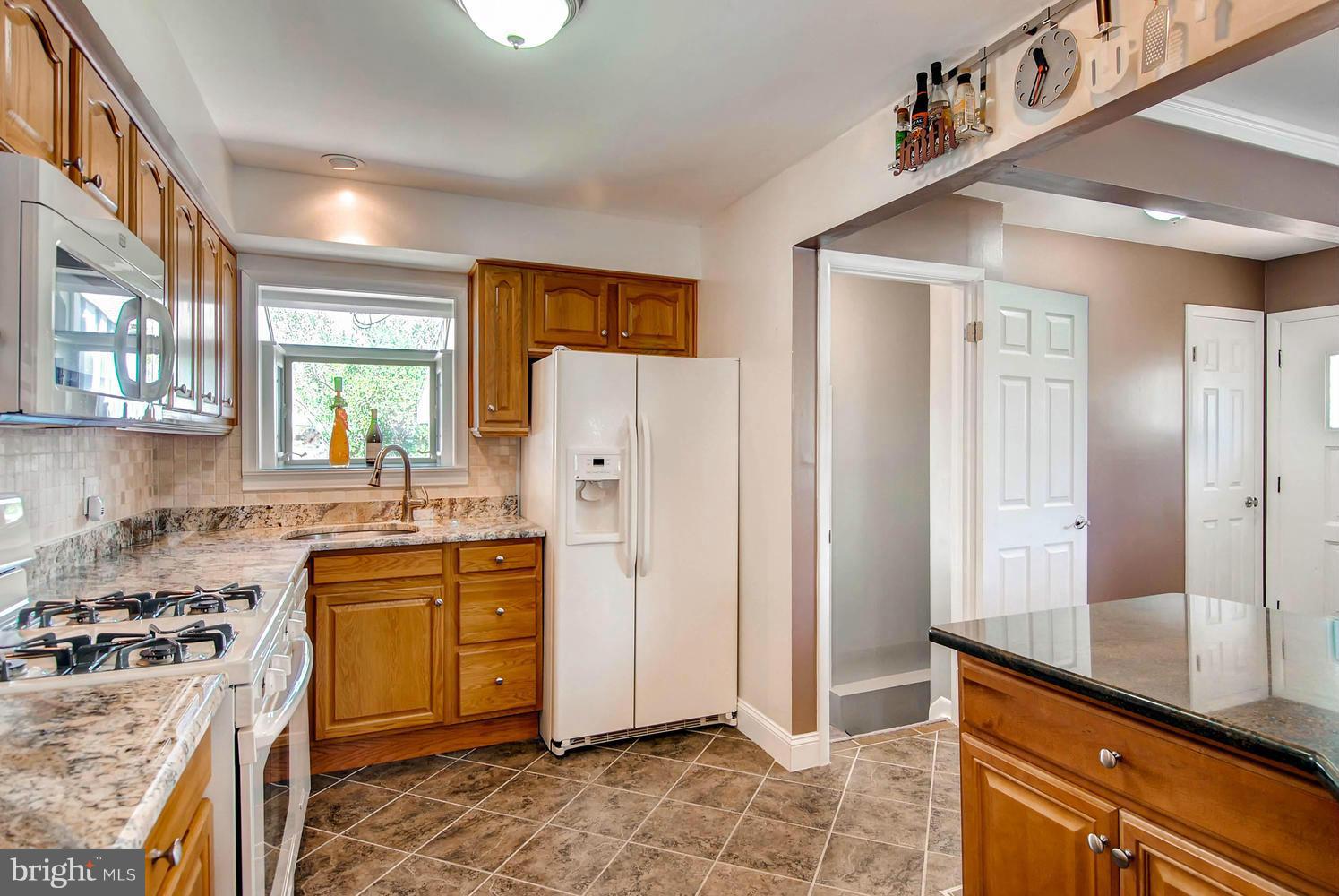 6211 Auth Road Suitland, MD 20746 - Photo 11 of 30 Kitchen