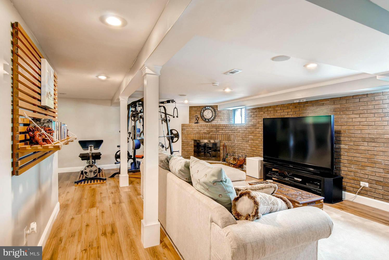 6211 Auth Road Suitland, MD 20746 - Photo 21 of 30 Family Room