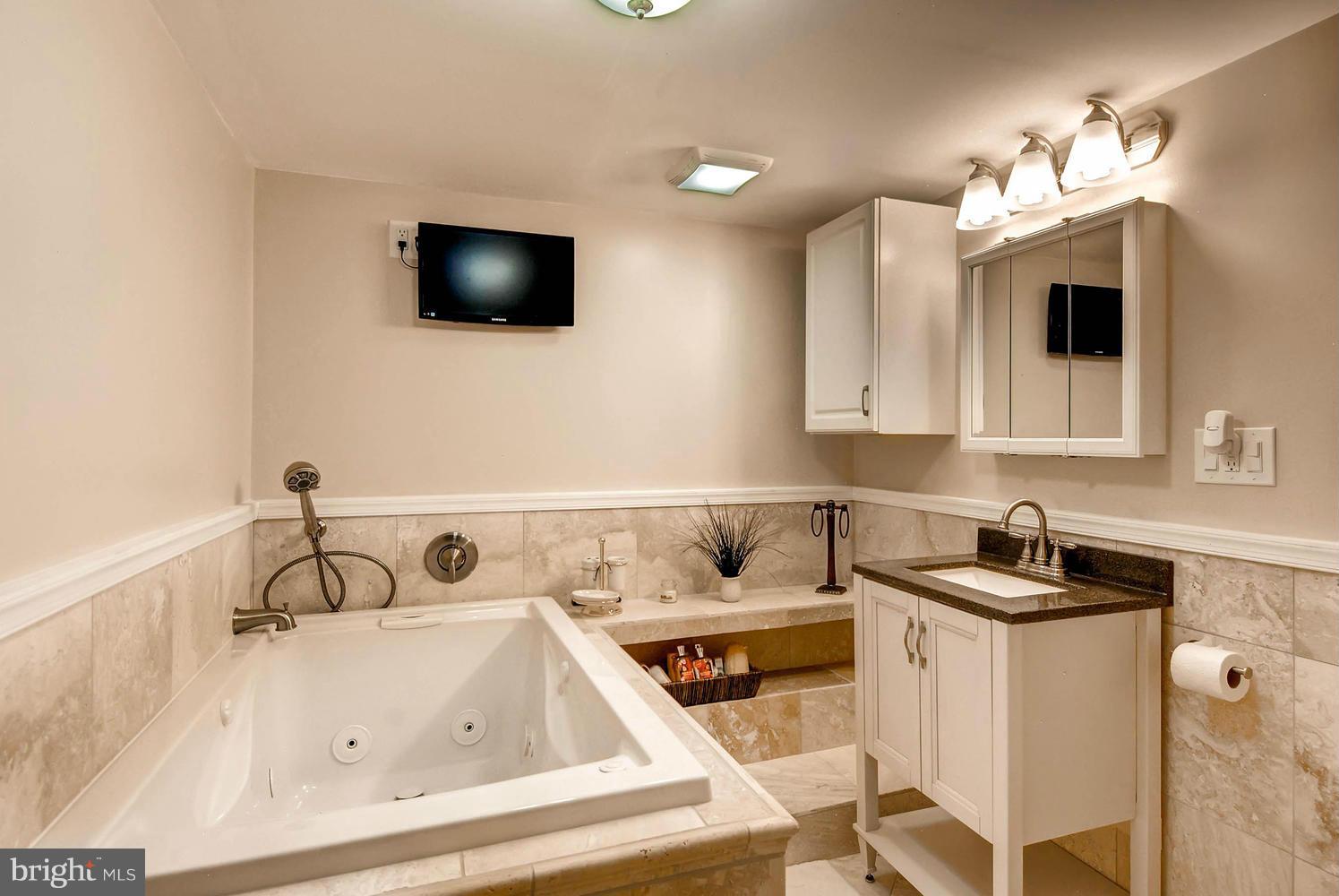 6211 Auth Road Suitland, MD 20746 - Photo 25 of 30 Bath