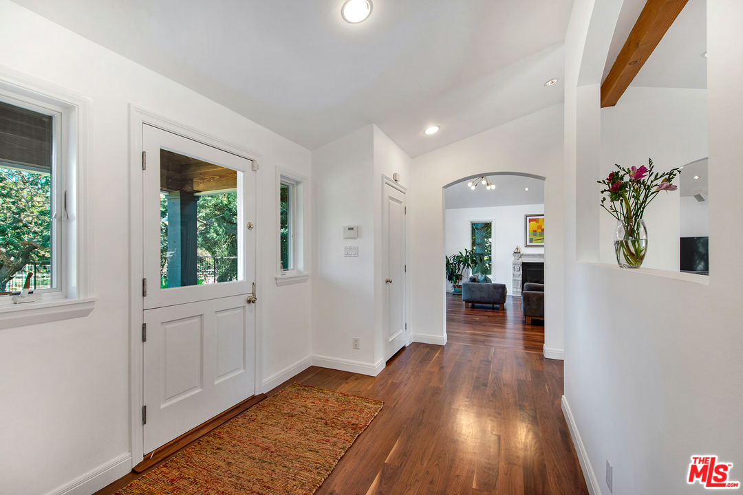 6539 Wandermere Road Malibu, CA 90265 - Photo 7 of 40