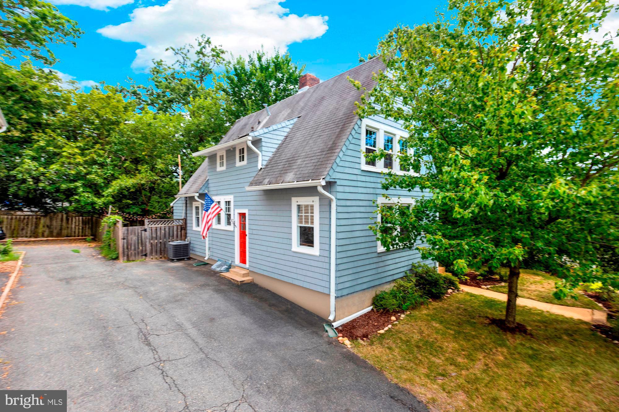 1309 North Glebe Road Arlington, VA 22207 - Photo 1 of 37 Front