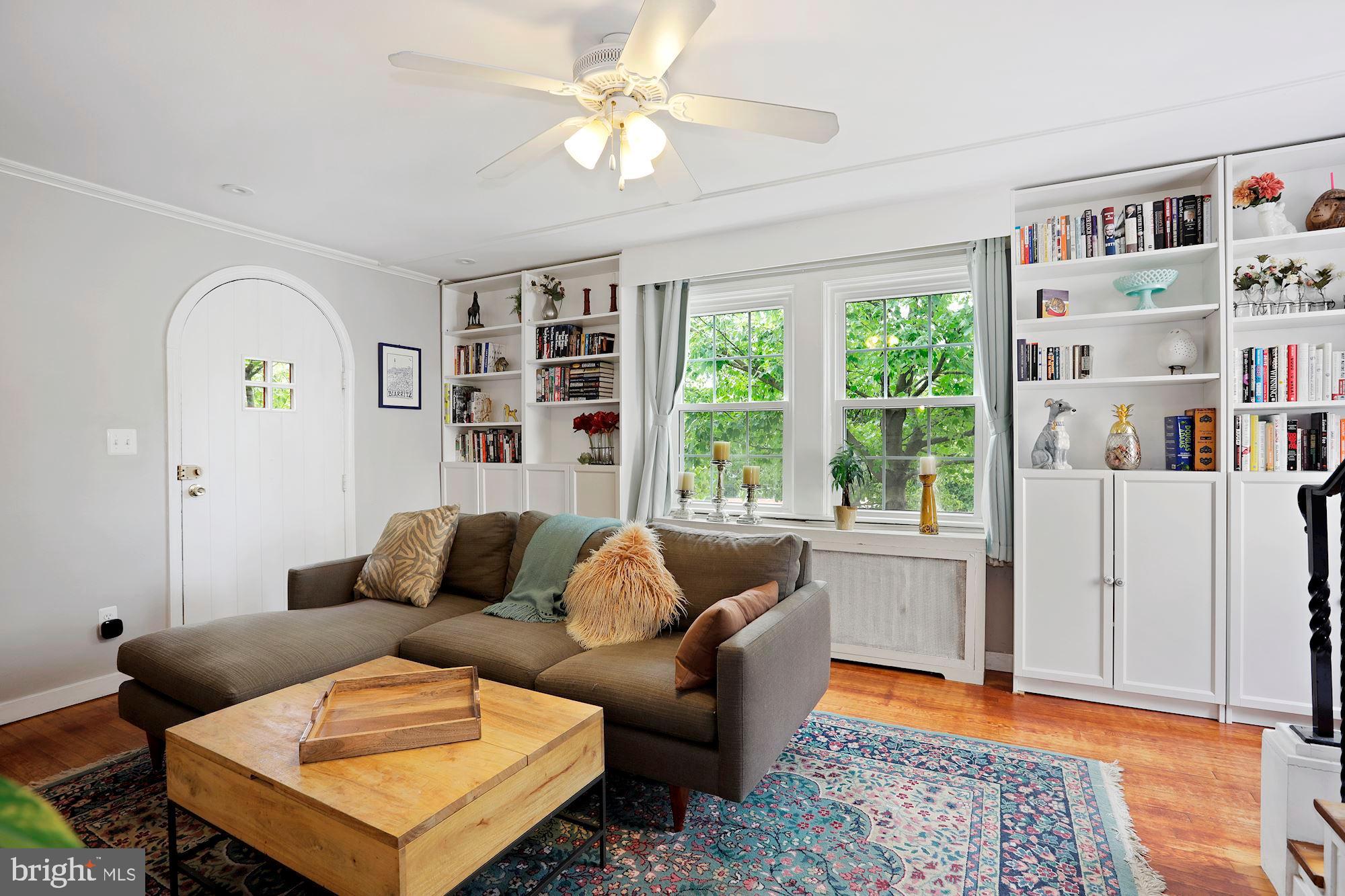 1309 North Glebe Road Arlington, VA 22207 - Photo 2 of 37 Family Room