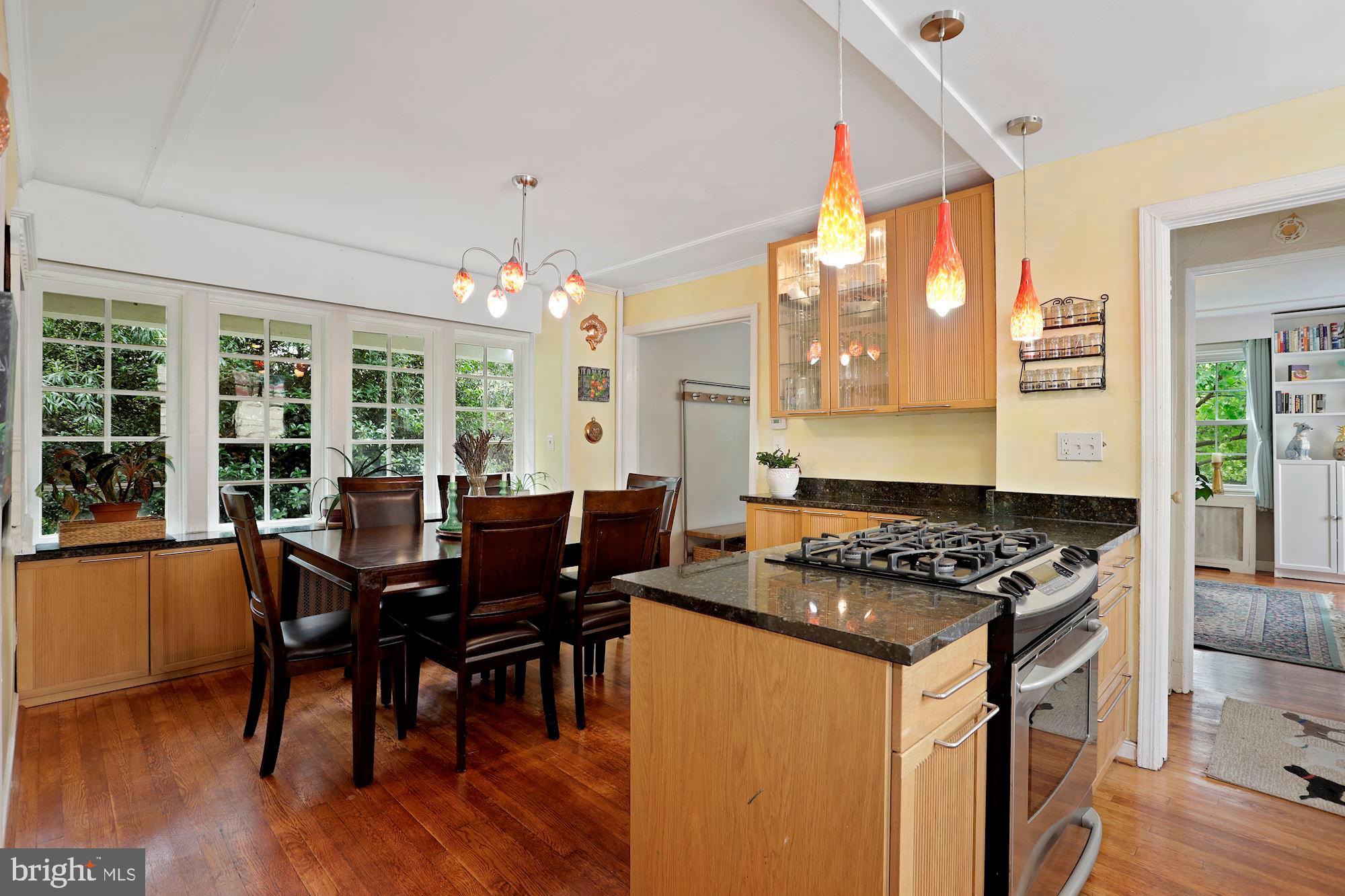 1309 North Glebe Road Arlington, VA 22207 - Photo 6 of 37 Kitchen/Dining