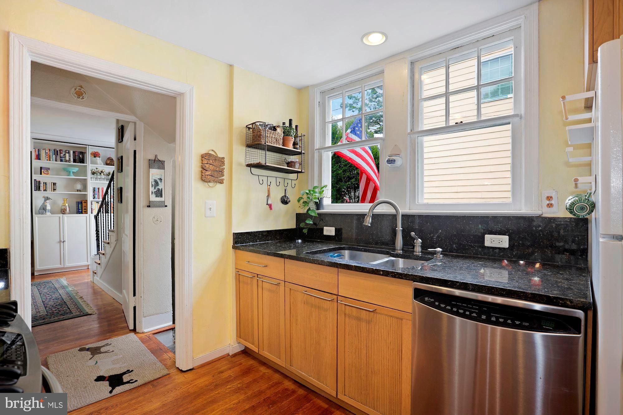 1309 North Glebe Road Arlington, VA 22207 - Photo 9 of 37