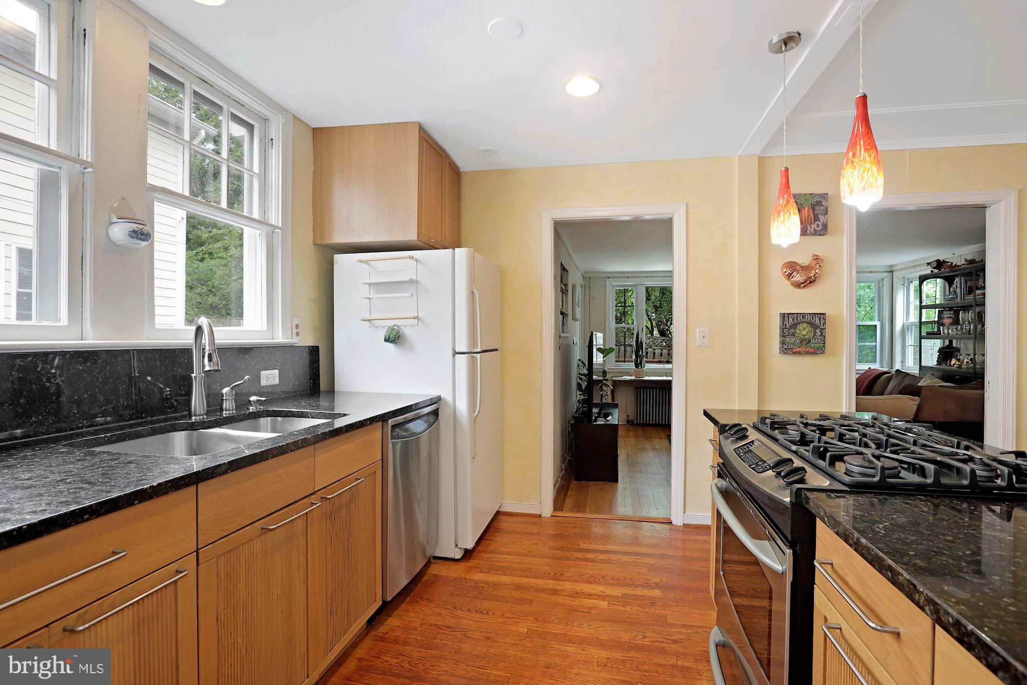 1309 North Glebe Road Arlington, VA 22207 - Photo 10 of 37