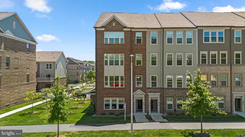 $589,000 | 9610 Fields Road, Unit 9610, Gaithersburg, MD 20878