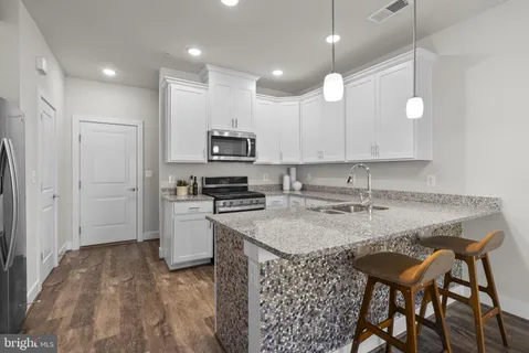 $589,000 | 9610 Fields Road, Unit 9610, Gaithersburg, MD 20878