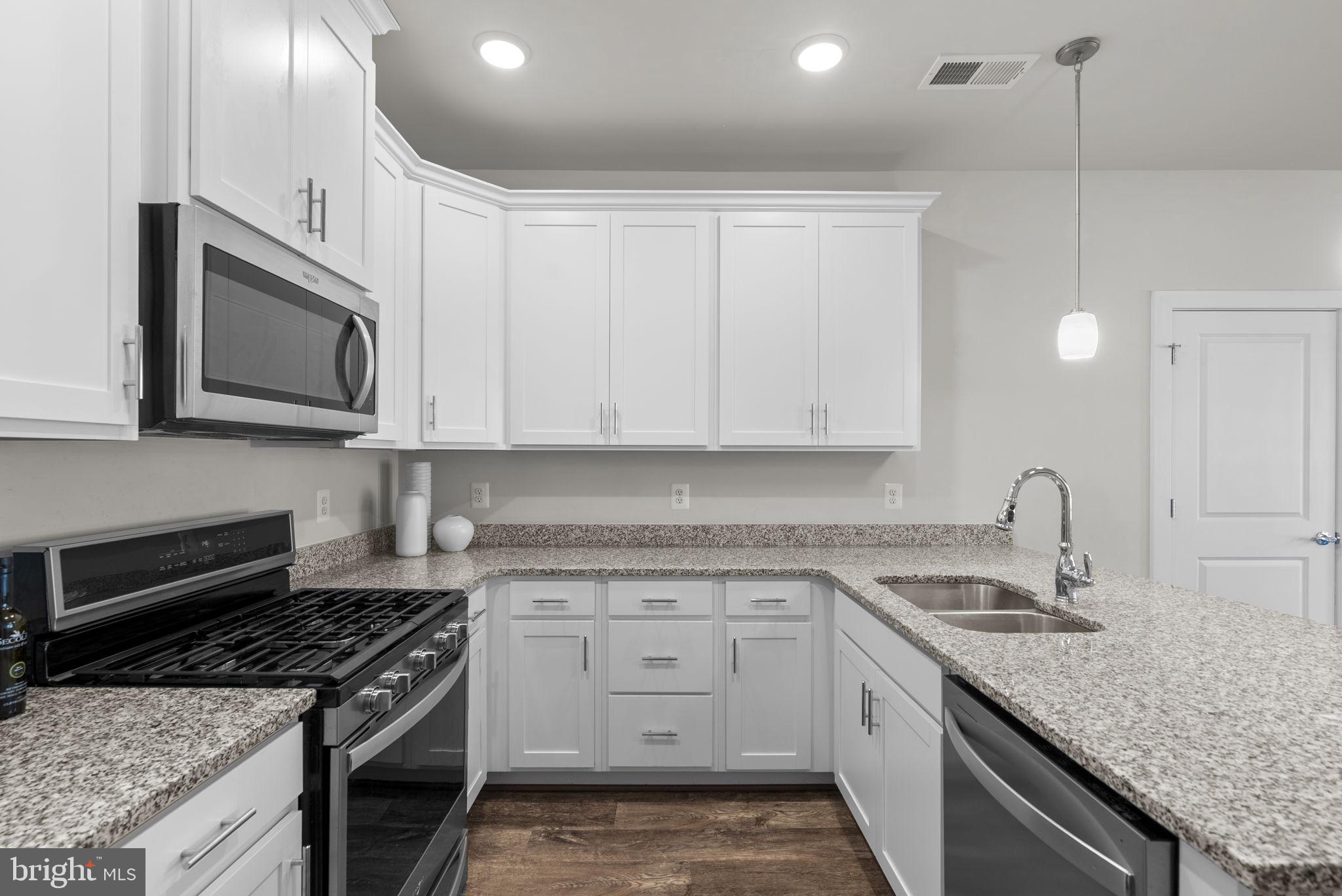 9610 Fields Road, Unit 9610 Gaithersburg, MD 20878 - Photo 10 of 29 Kitchen