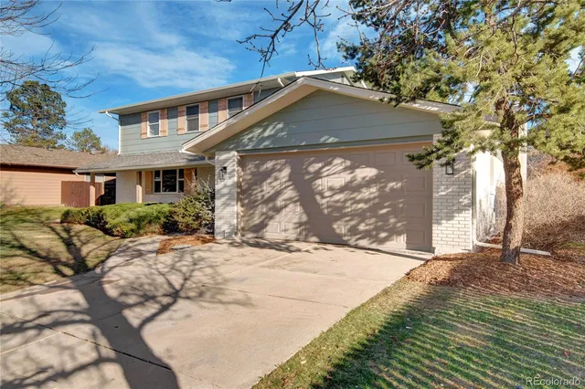 a front view of house with yard