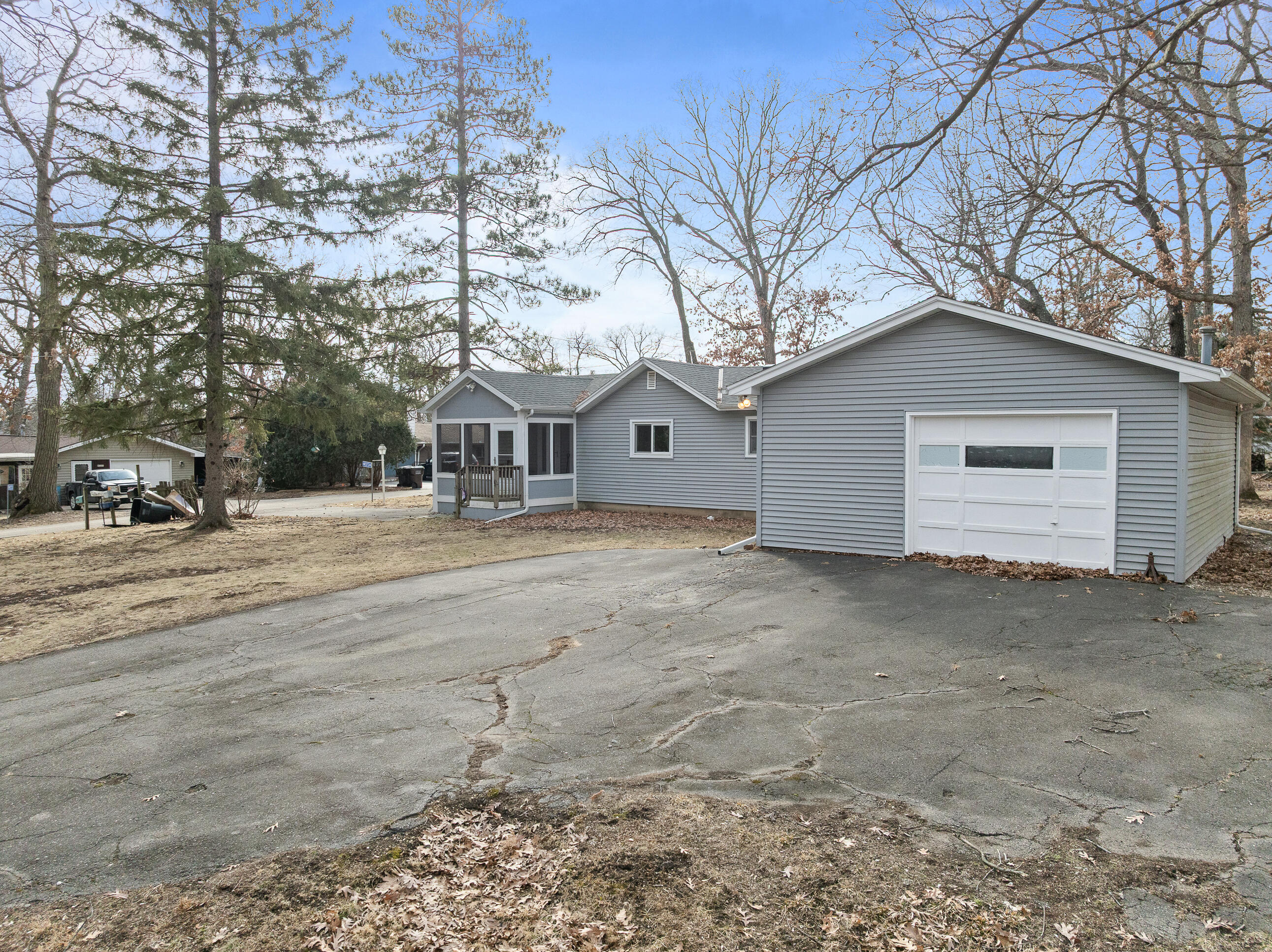 W3724 Washington Drive Geneva, WI 53147 - Photo 4 of 61 W3724 Washington Dr-2