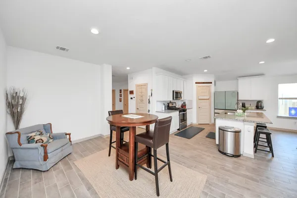 $2,850 | 13521 Bonita Is Way, La Marque, TX 77568