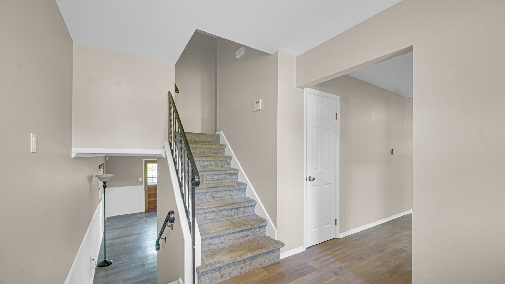5507 North Kenmore Road Indianapolis, IN 46226 - Photo 4 of 27 Gallery Image 4