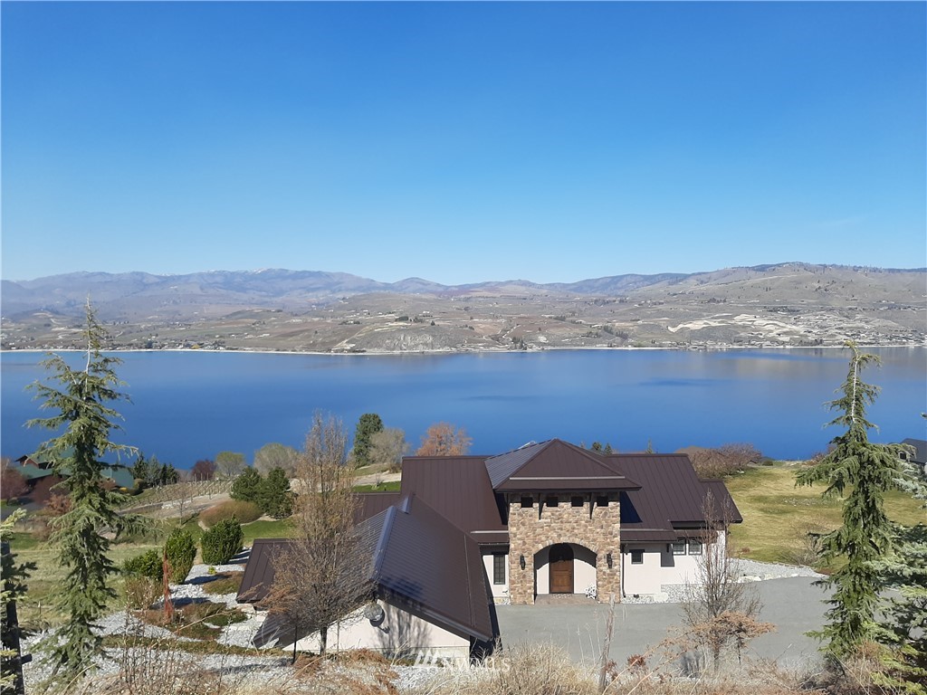 303 Clos Chevalle Road Chelan, WA 98816 - Photo 2 of 40 Gallery Image 2