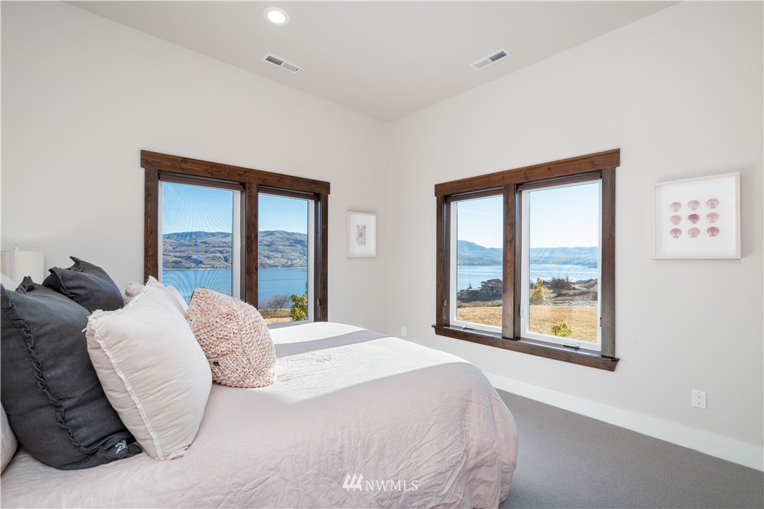 303 Clos Chevalle Road Chelan, WA 98816 - Photo 30 of 40 Gallery Image 30
