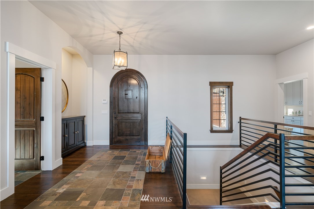 303 Clos Chevalle Road Chelan, WA 98816 - Photo 4 of 40 Gallery Image 4