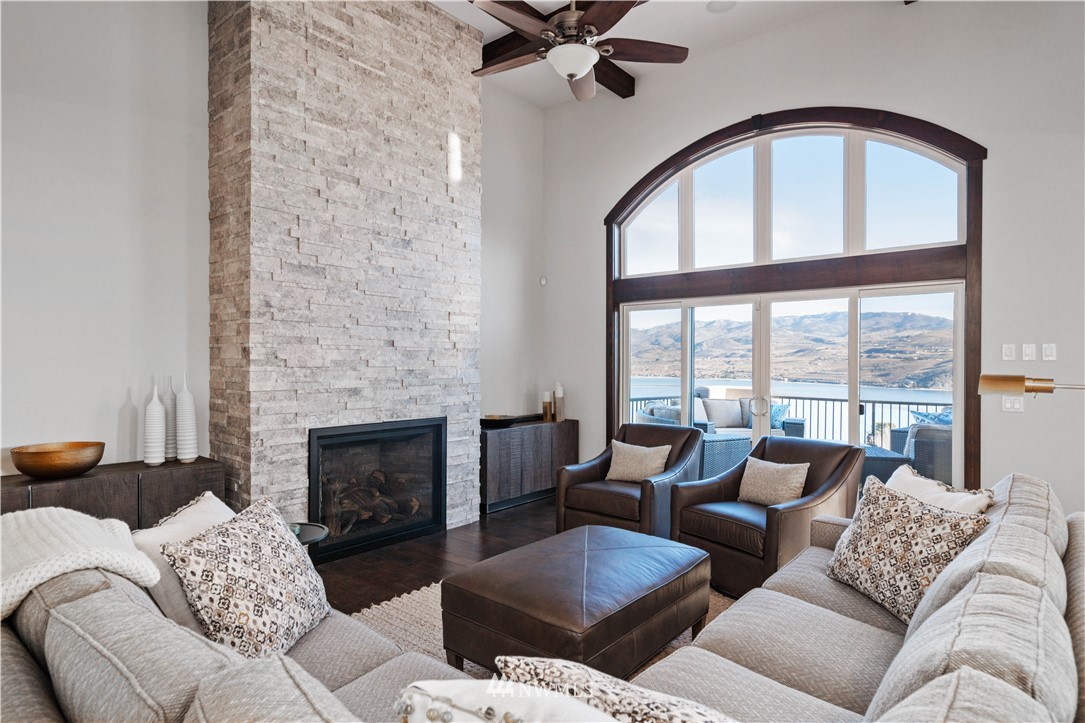 303 Clos Chevalle Road Chelan, WA 98816 - Photo 7 of 40 Gallery Image 7