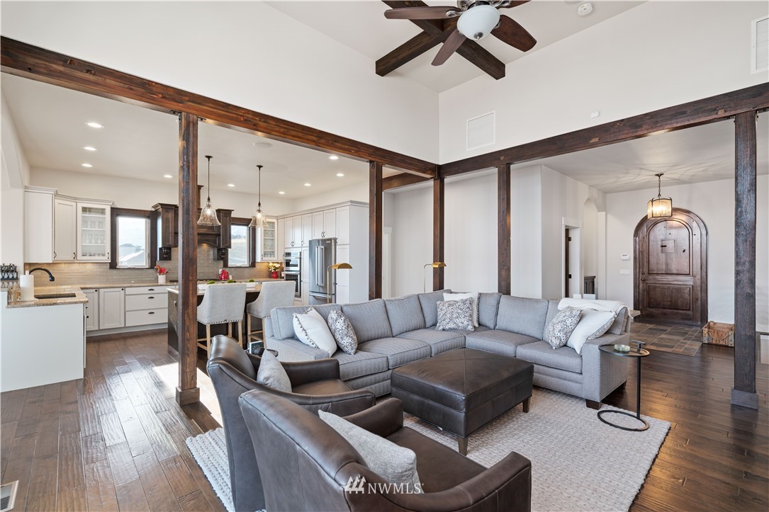 303 Clos Chevalle Road Chelan, WA 98816 - Photo 10 of 40 Gallery Image 10