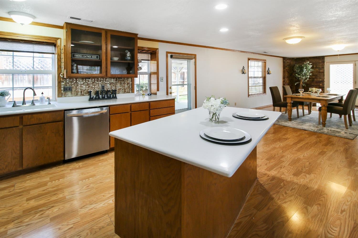 440 David Way Talent, OR 97540 - Photo 10 of 34 Kitchen