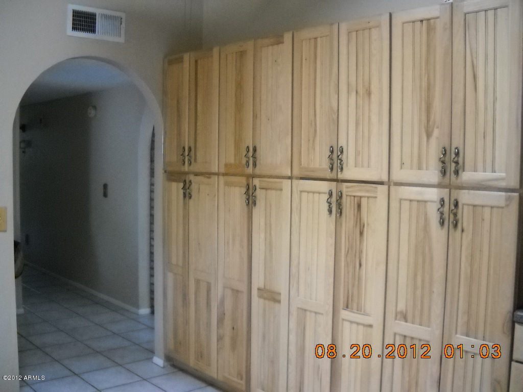 156 West Wagoner Road Phoenix, AZ 85023 - Photo 11 of 36 TONS of kitchen cabinets